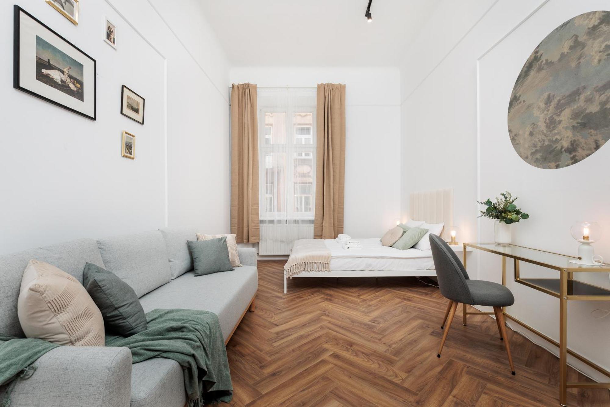 Apartment Spacious & Modern 6 Bedroom - Around The Main Market Square - By Upstairs