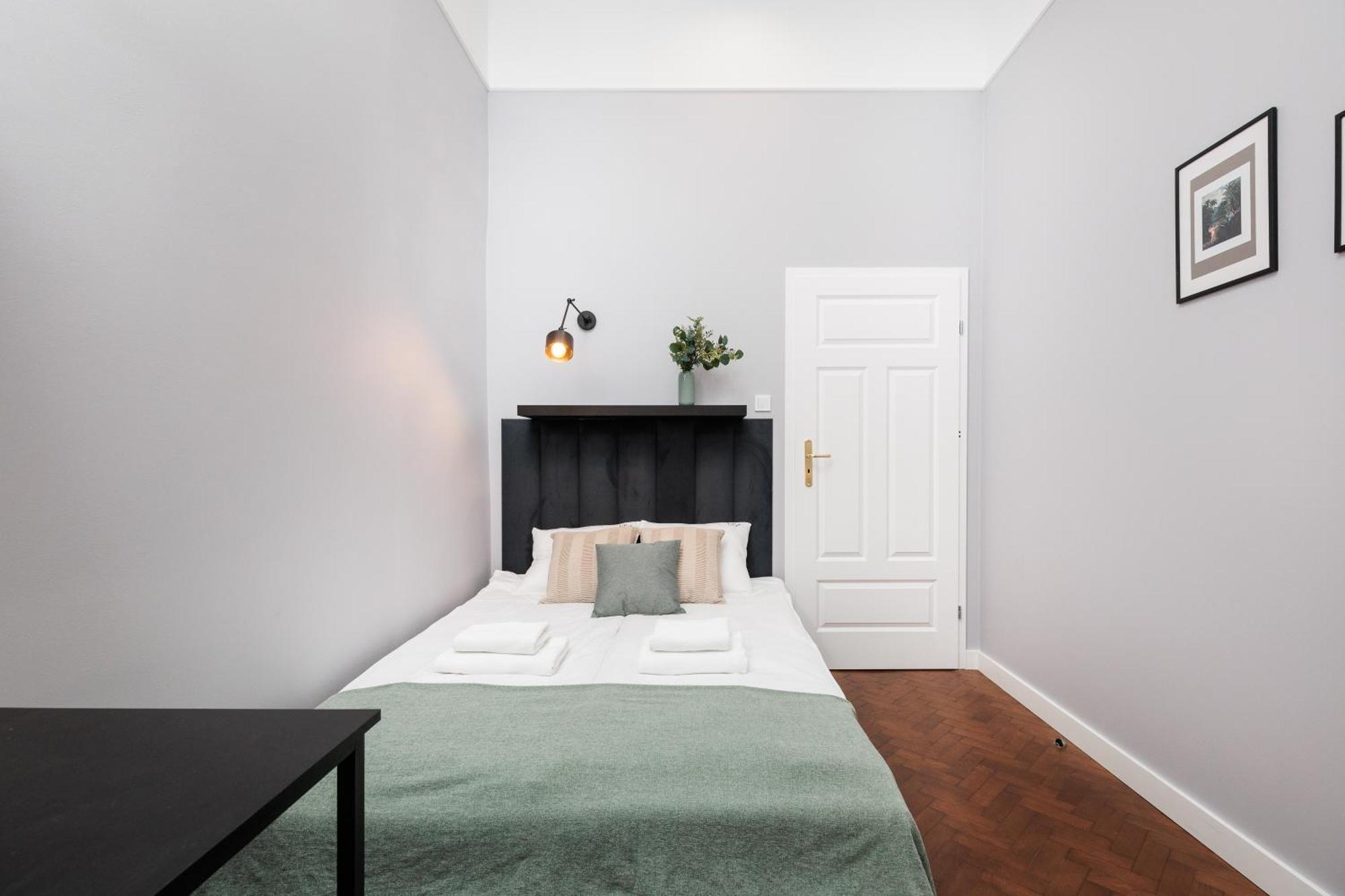 Apartment Spacious & Modern 6 Bedroom - Around The Main Market Square - By Upstairs Krakow