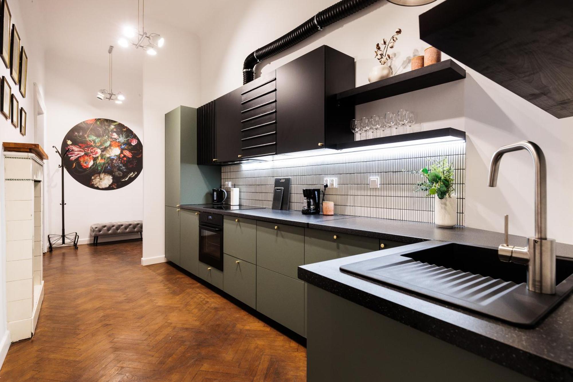 Apartment Spacious & Modern 6 Bedroom - Around The Main Market Square - By Upstairs
