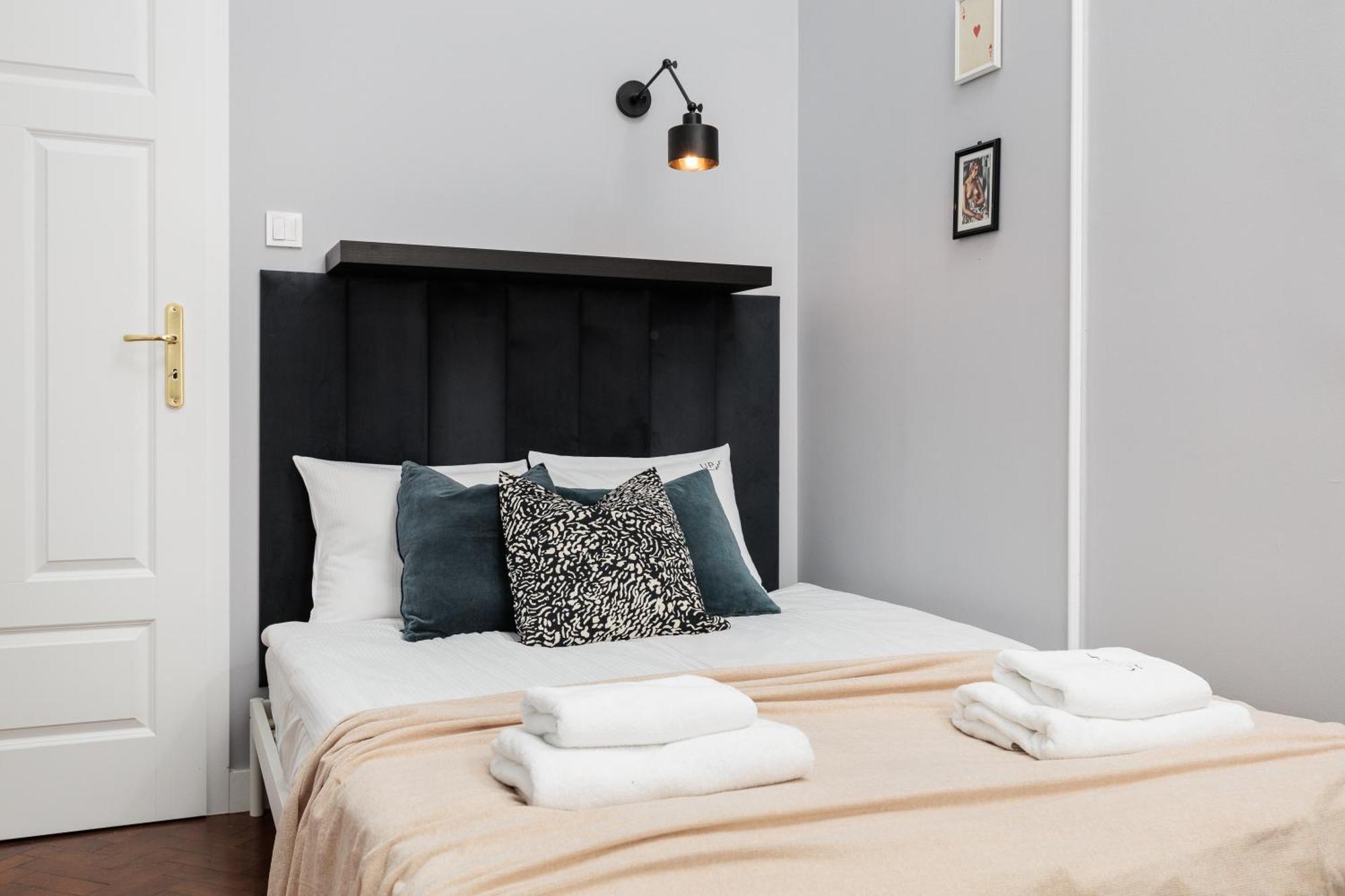 Spacious & Modern 6 Bedroom - Around The Main Market Square - By Upstairs Apartment Krakow