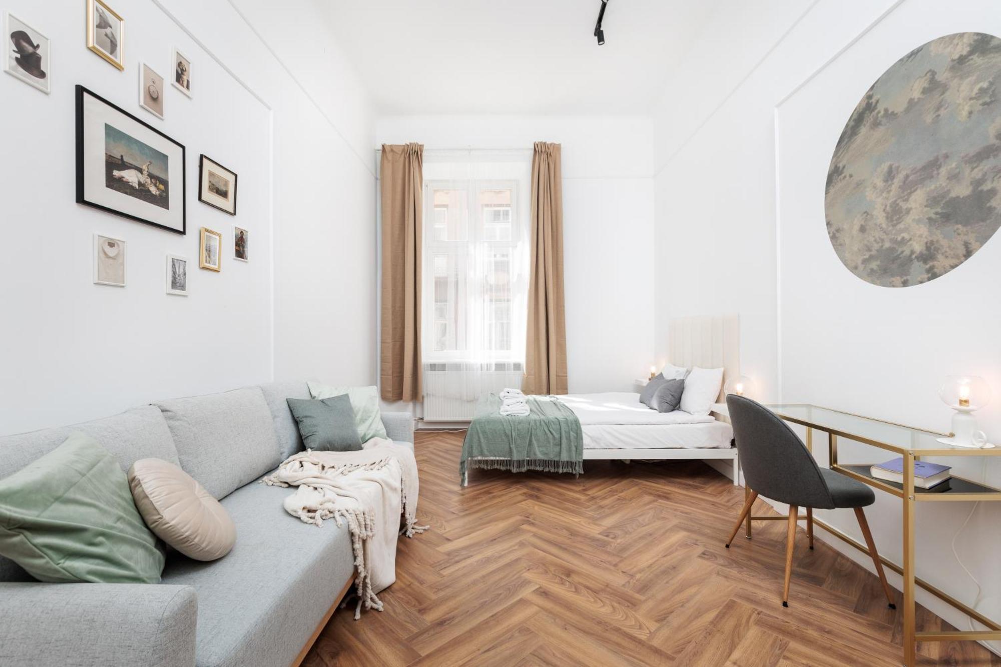 Spacious & Modern 6 Bedroom - Around The Main Market Square - By Upstairs Krakow