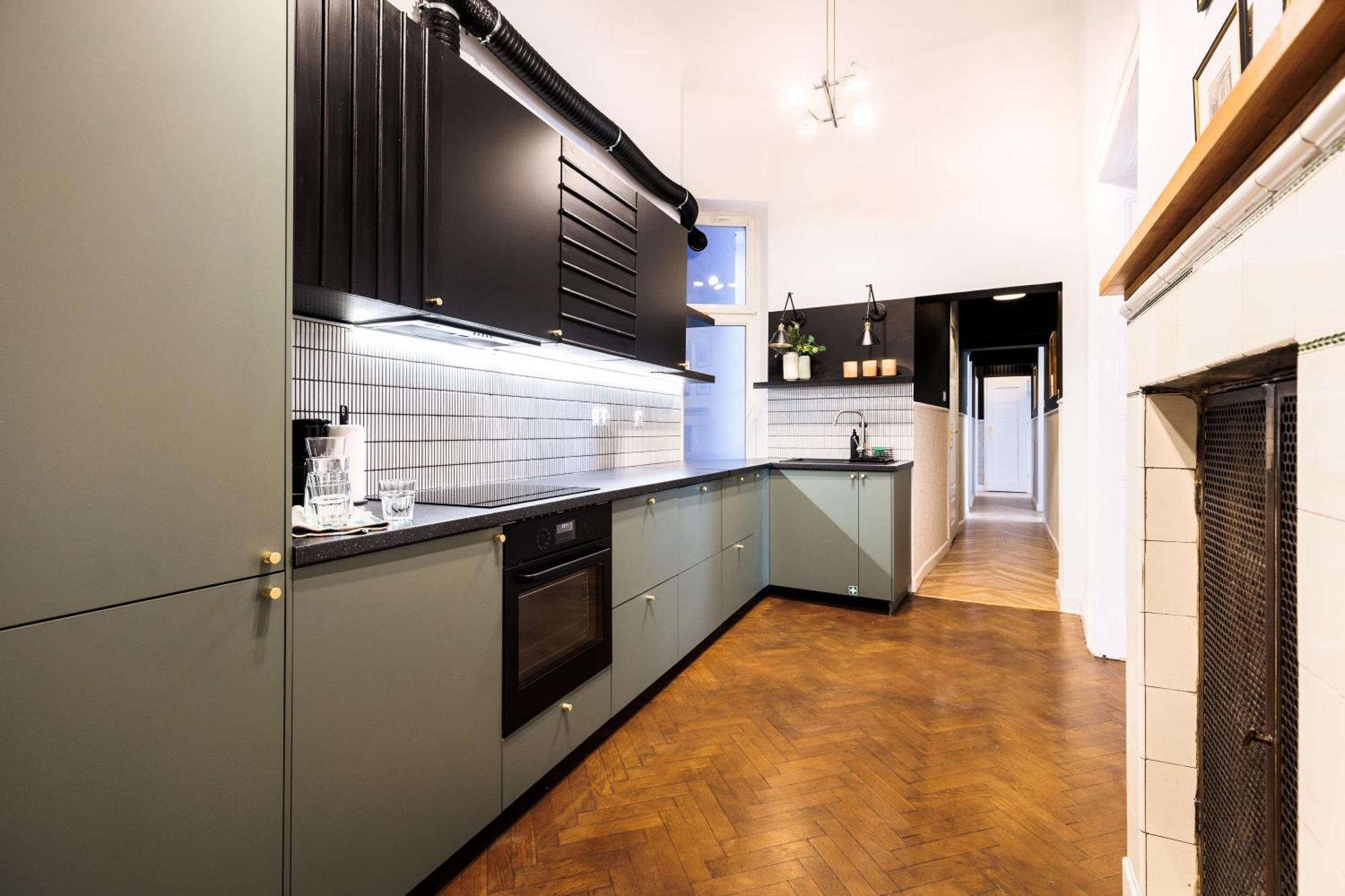 Apartment Spacious & Modern 6 Bedroom - Around The Main Market Square - By Upstairs *