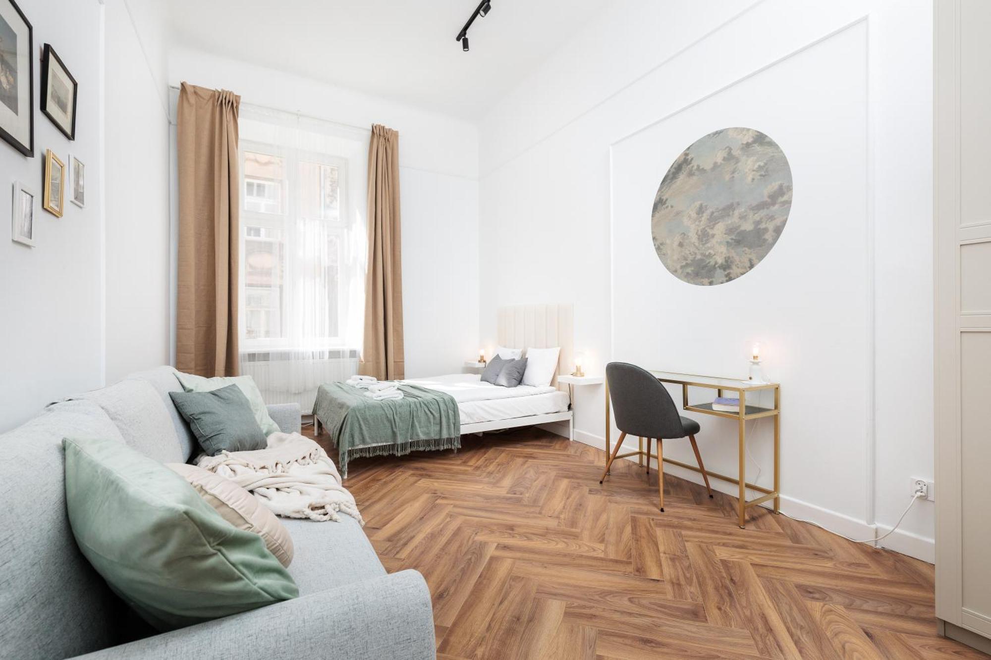 Spacious & Modern 6 Bedroom - Around The Main Market Square - By Upstairs Krakow